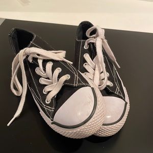 LowTop Airwalks Size:3 1/2 (big kids)